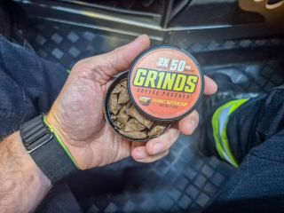 Kávové sáčky jsou ideálním zdrojem rychlé energie třeba pro borce od hasičů 🚒🧑🏻‍🚒✅☕️ Vejdou se do kapsy spíš, než kávovar...