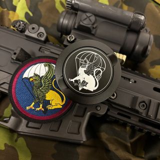 Chceš s kolegy z útvaru něco extra? ⁉️🤙🏻 Nově nabízíme zakázkovou výrobu personalifikovaných kovových pouzder na kávové...