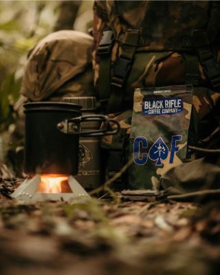 Naší nabídku stále rozšiřujeme o nové příchutě a varianty legendárních káv od @blackriflecoffee 🇺🇸☕️ 👇🏻 CAF je středně...
